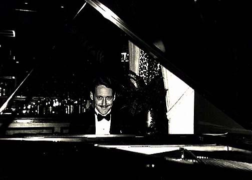 [Photo of Peter Mintun, Pianist]