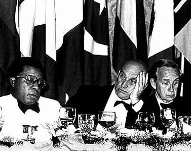 [Photo of The Dais, 40 th Anniversary of the United Nations]