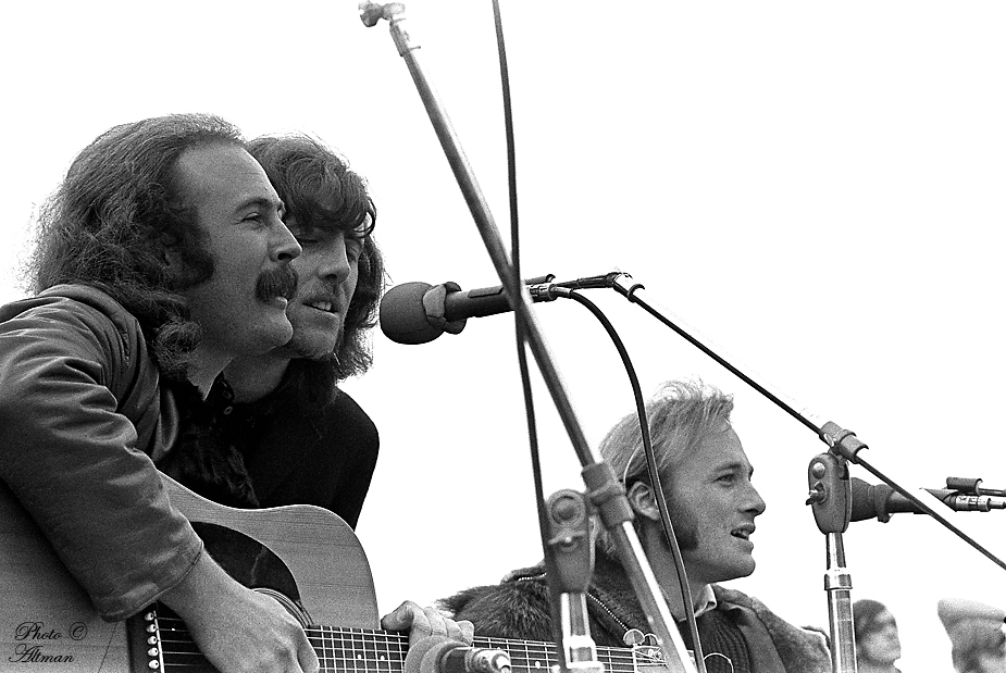 [Photo:Crosby Stills & Nash  ]