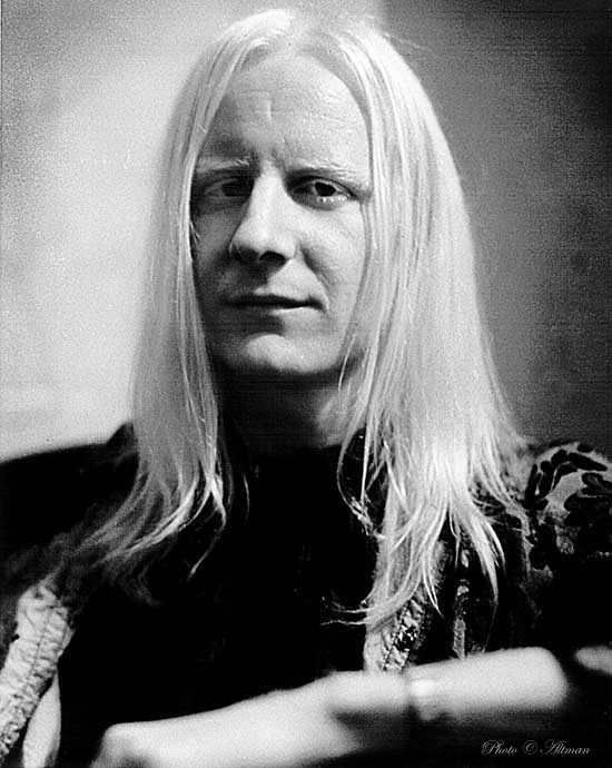 Portrait-Johnny Winter