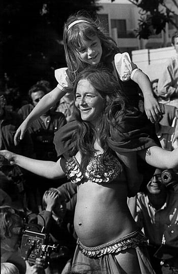 Photo: Mother and daughter Bellydance, Berkekey 1969